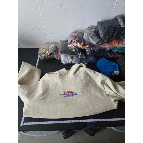 Benson Boone Live World Tour 2024 Hoodie Size Medum Concert Merch Sweatshirt - Picture 7 of 9